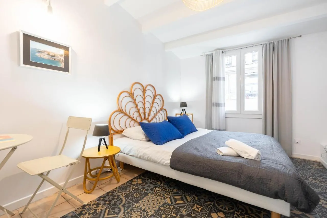 Holiday home Complexe Les Petits Paniers - 5 Studios - Clim - 16 Pers - Vieux Port Marseille