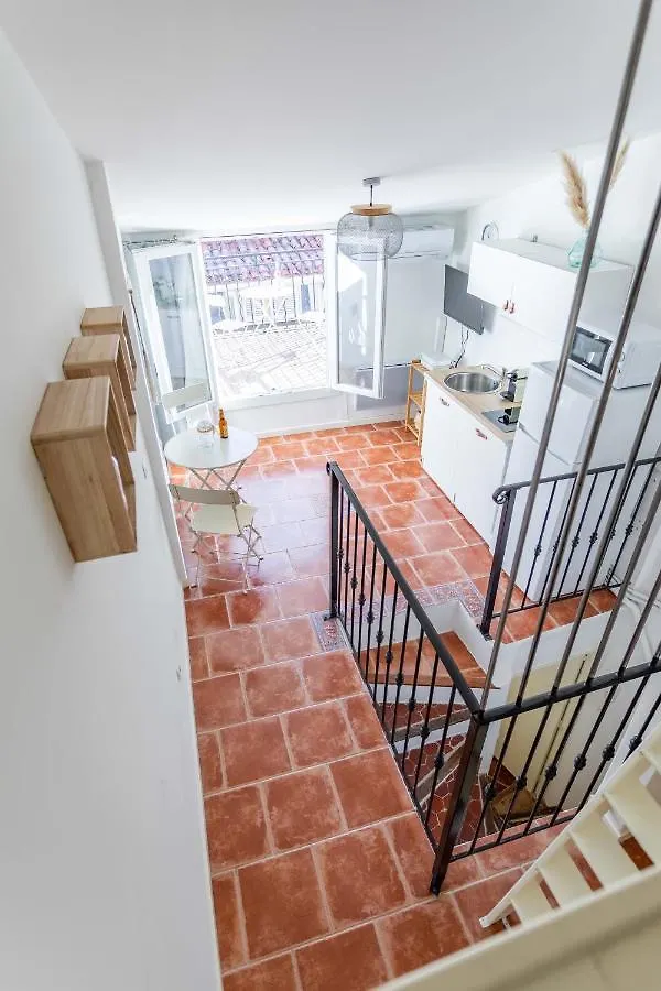 Complexe Les Petits Paniers - 5 Studios - Clim - 16 Pers - Vieux Port Marseille 0*,  France