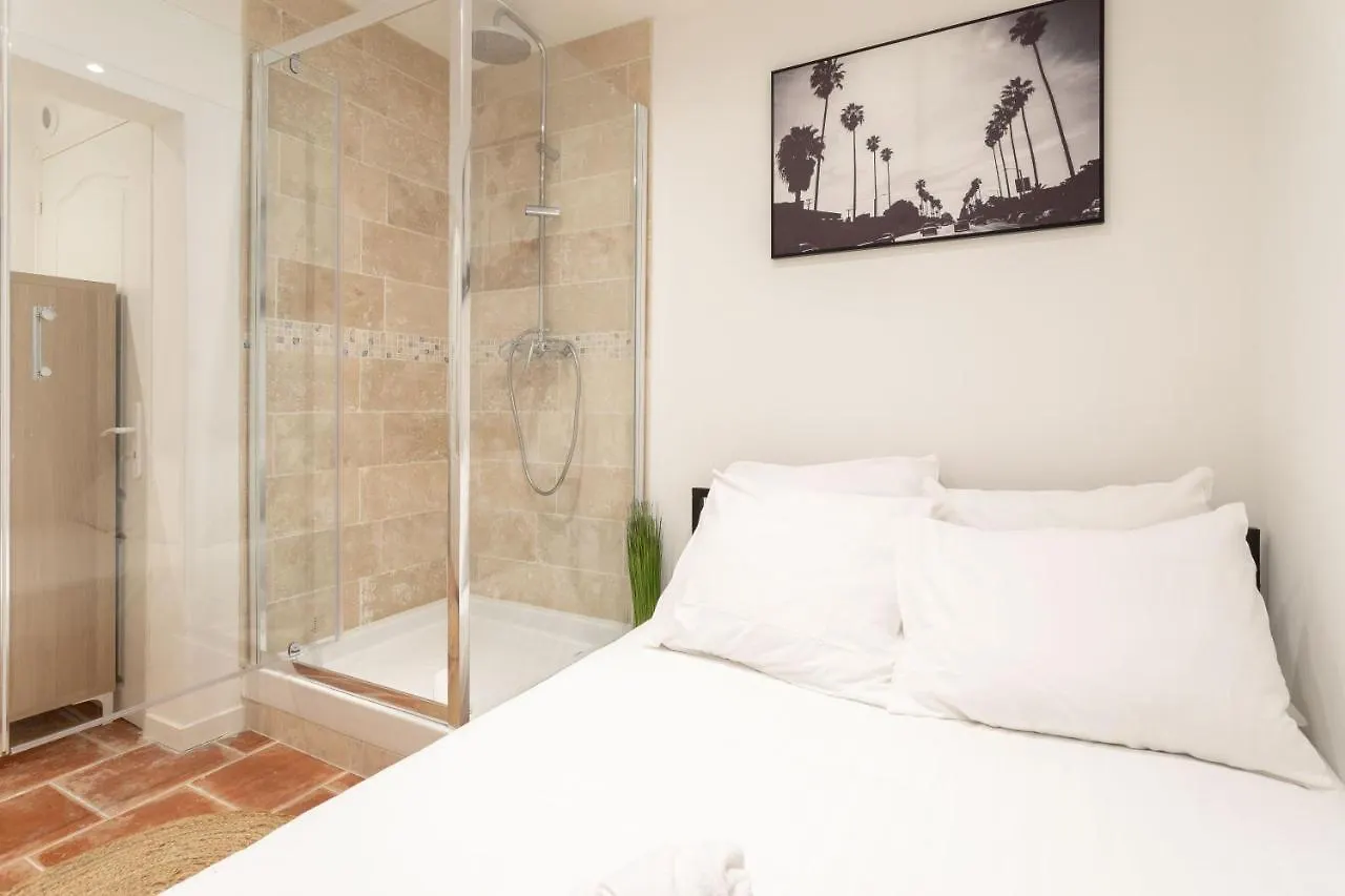 Complexe Les Petits Paniers - 5 Studios - Clim - 16 Pers - Vieux Port Marseille 0*,  France